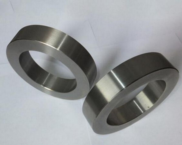 Titanium-ring